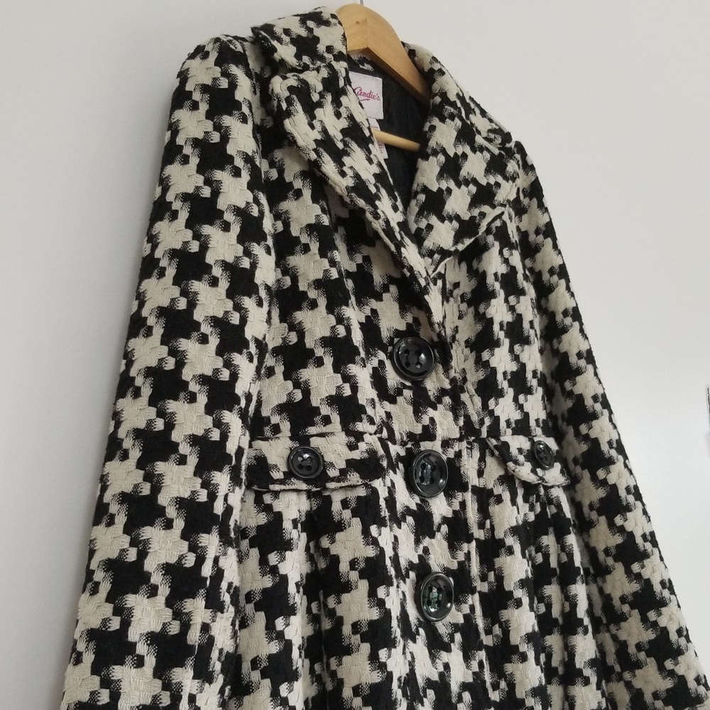 SOLD • Black and White Candie's Fall Winter Coat - Picture 2 of 8
